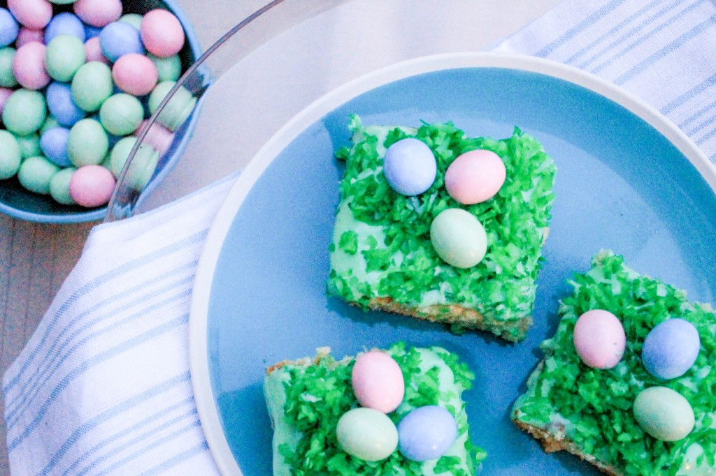 These delicious and light blonde bars are guaranteed to make your Easter a "hoppy" one! 