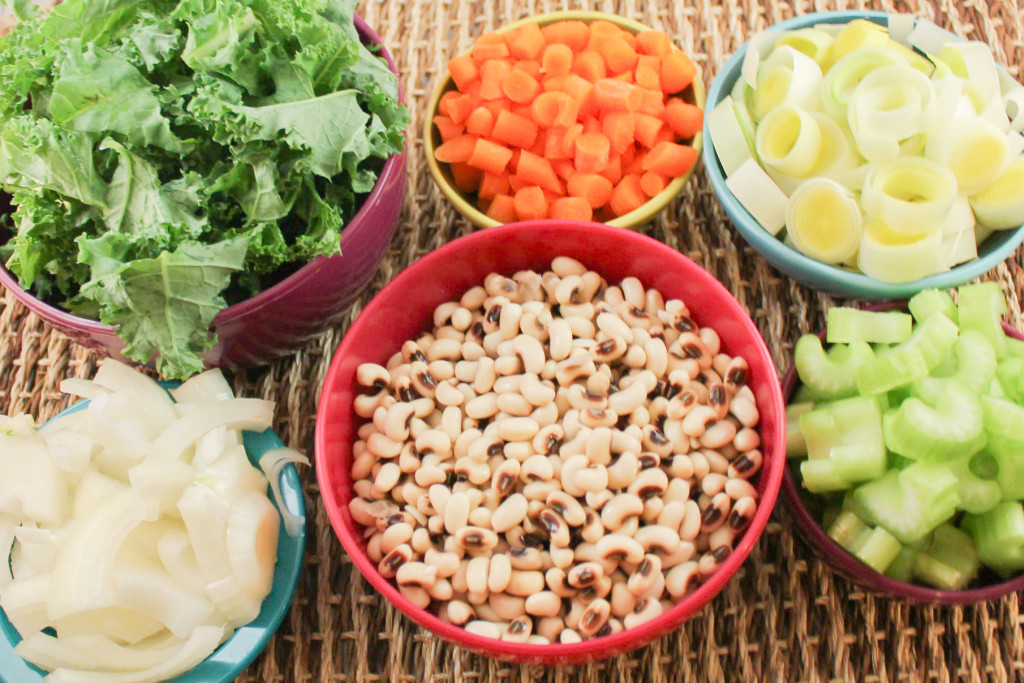 Black-Eyed Pea Tomato and Vegetable Soup: fresh veggies